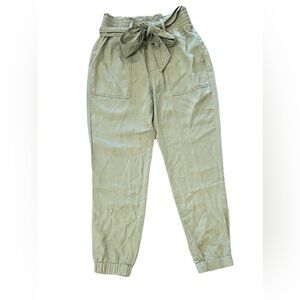 Abercrombie & Fitch pull on olive green joggers, XS
